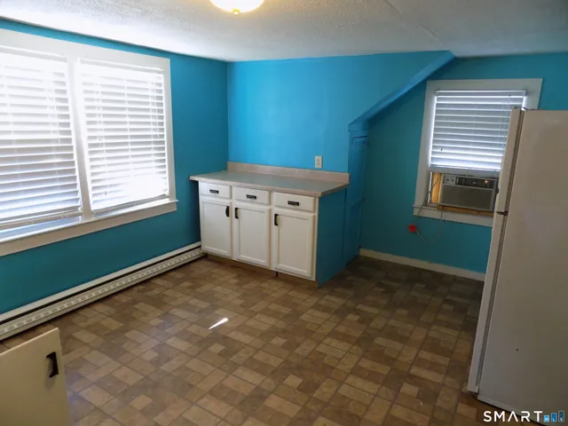 $359,900 | 14 Pratt Street, Bristol, CT 06010