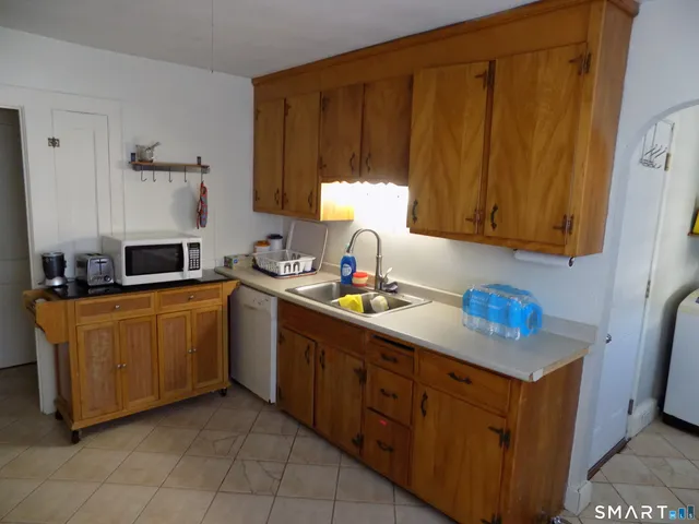 $359,900 | 14 Pratt Street, Bristol, CT 06010