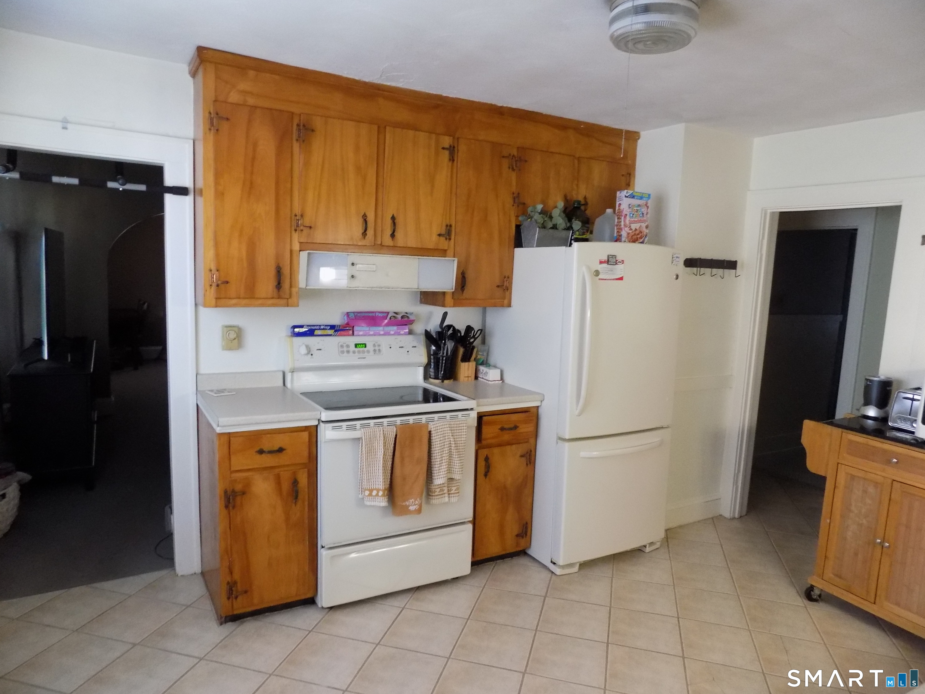 14 Pratt Street Bristol, CT 06010 - Photo 4 of 29