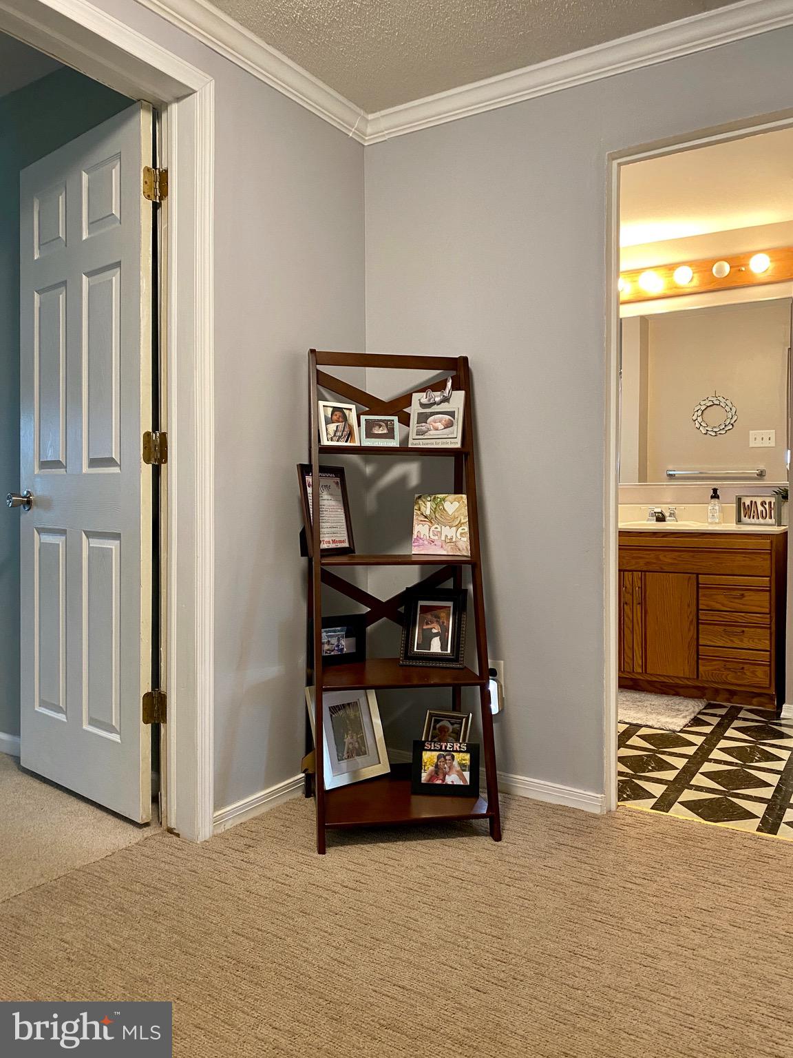 119 Lyster Road Oreland, PA 19075 - Photo 16 of 34 Second Floor Hallway