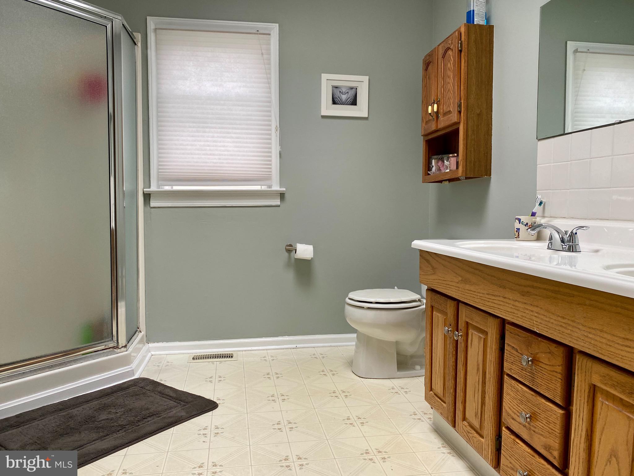119 Lyster Road Oreland, PA 19075 - Photo 20 of 34 Master Bathroom