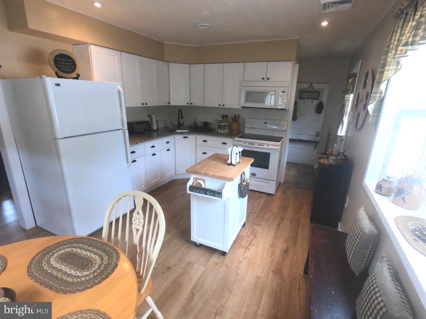 210 Cains Mill Road Williamstown, NJ 08094 - Photo 7 of 18 Kitchen