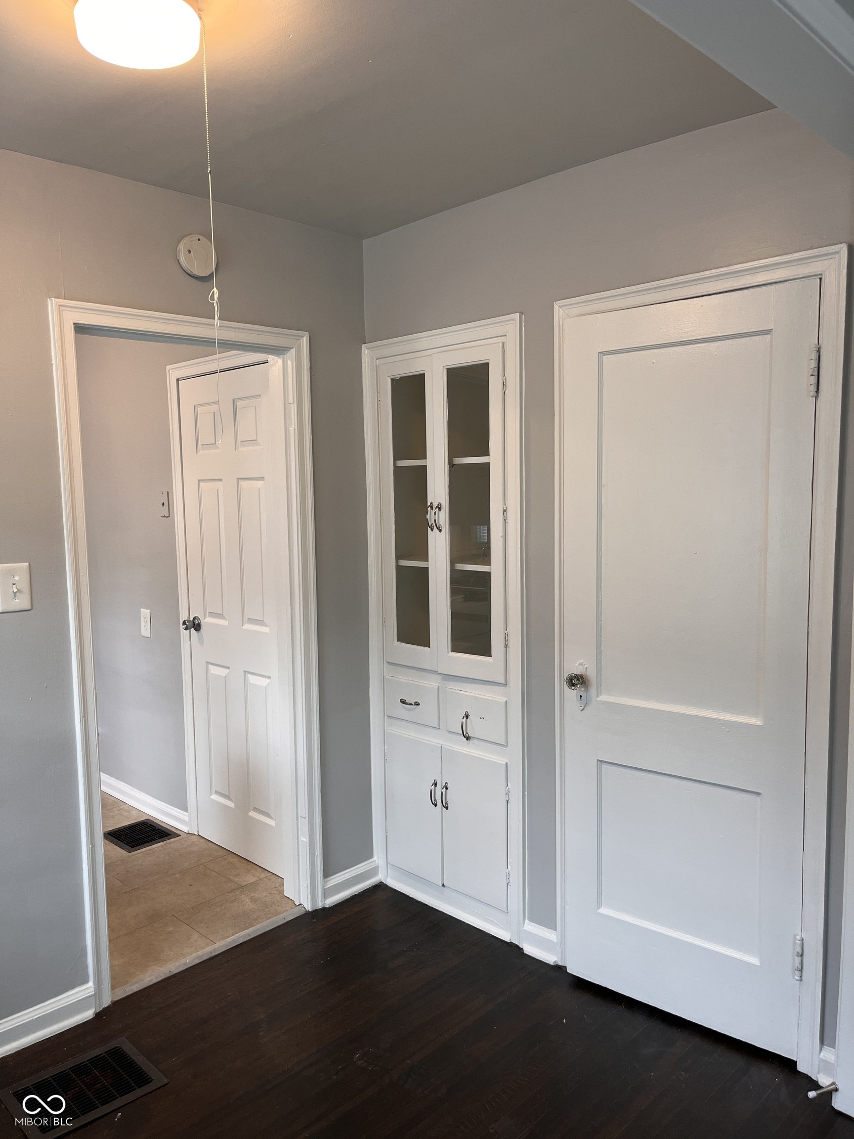 4842 Hillside Avenue Indianapolis, IN 46205 - Photo 5 of 17