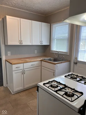 $1,075 | 4842 Hillside Avenue, Indianapolis, IN 46205