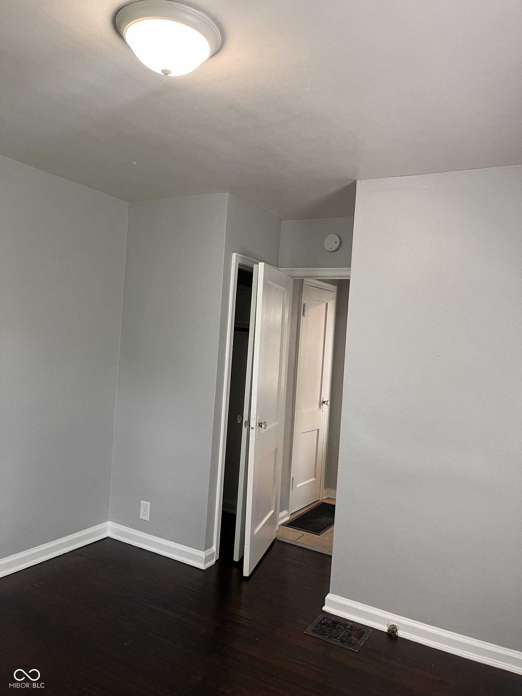 4842 Hillside Avenue Indianapolis, IN 46205 - Photo 10 of 17