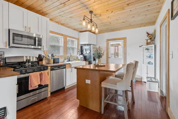 $200,000 | 1301 West Culver Road, Knox, IN 46534