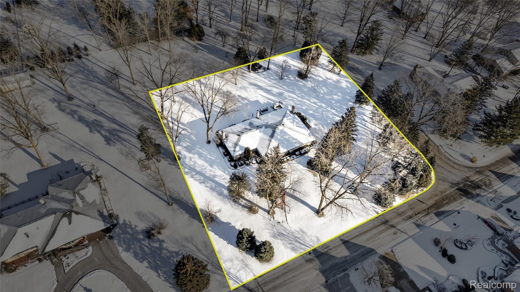 1781 Mackwood Road Rochester, MI 48307 - Photo 2 of 39 12-DJI_0724 copy2.jpg