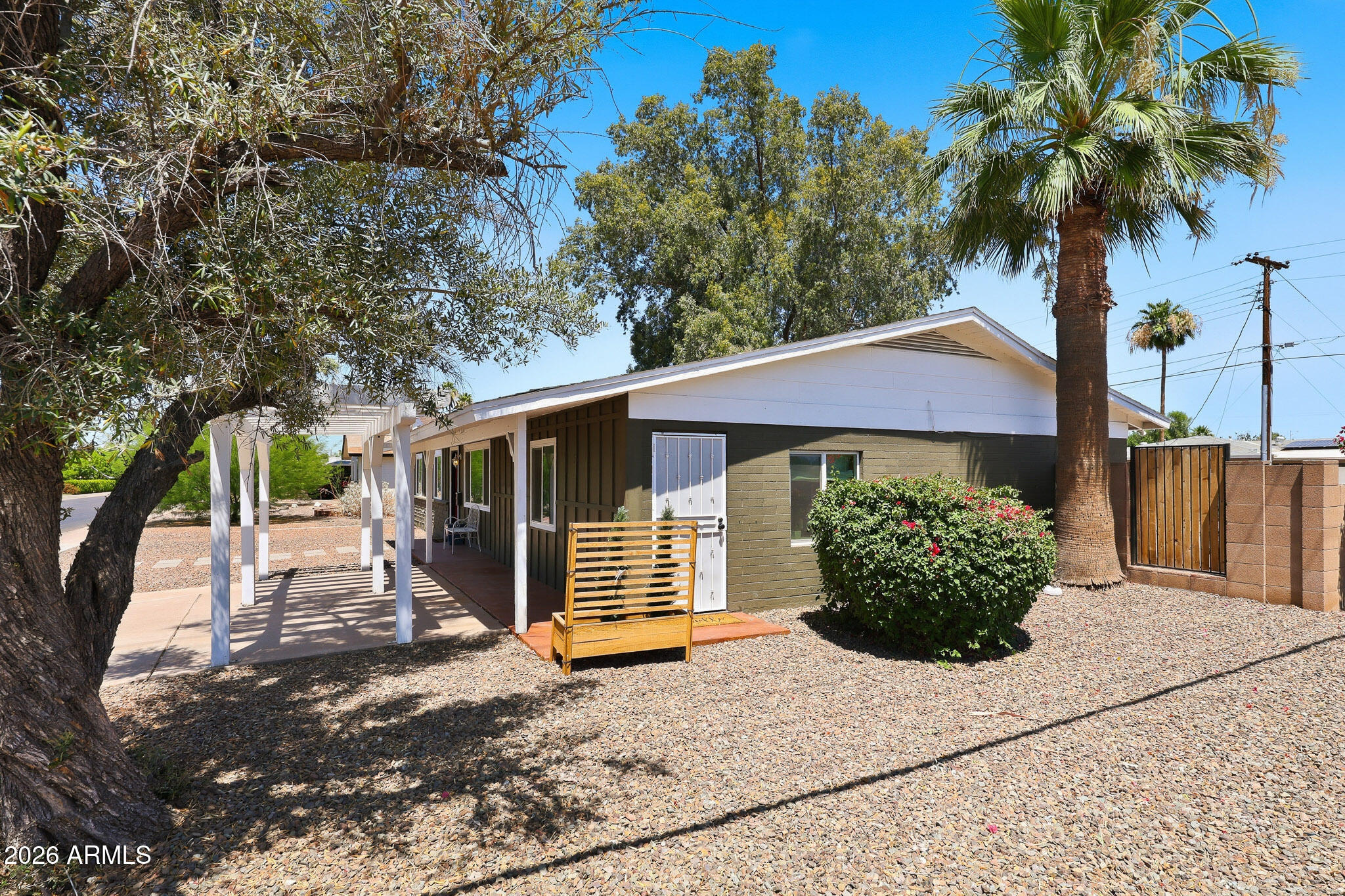 2302 West Berridge Lane Phoenix, AZ 85015 - Photo 8 of 59 Side
