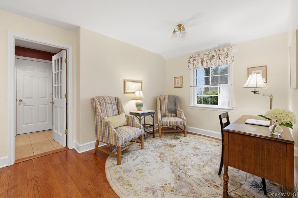179 River Road Briarcliff Manor, NY 10510 - Photo 11 of 37 Kitchen sitting room