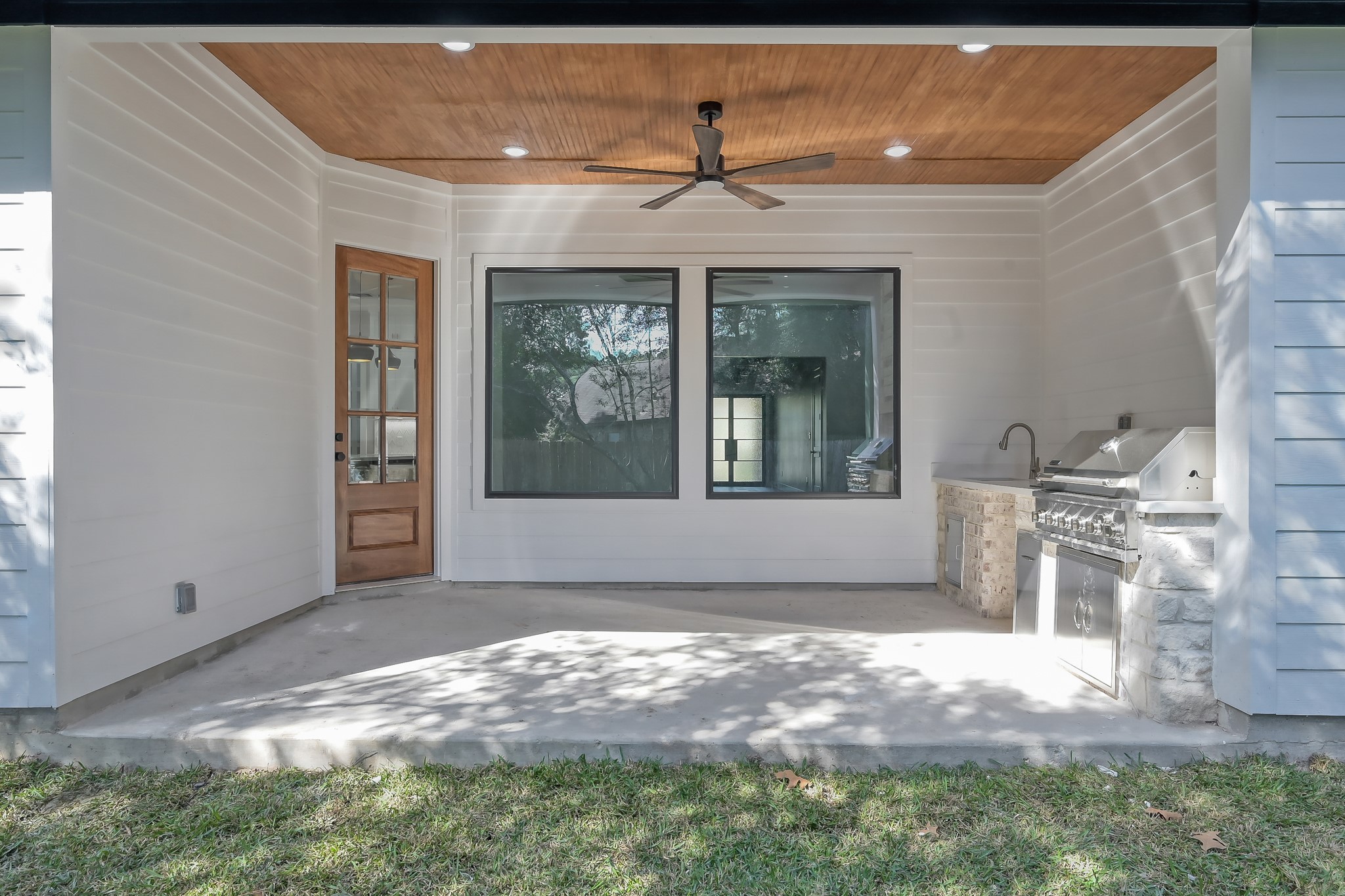 135 Wick Willow Road Montgomery, TX 77356 - Photo 47 of 50 a view of livingroom with window