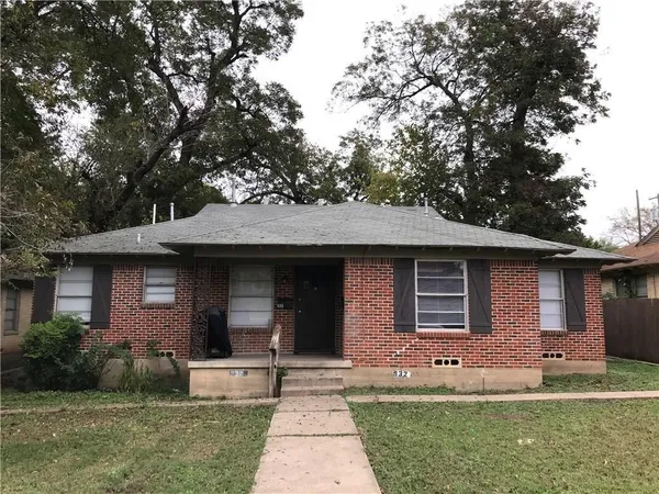 $1,325 | 932 Harlandale Avenue, Dallas, TX 75216