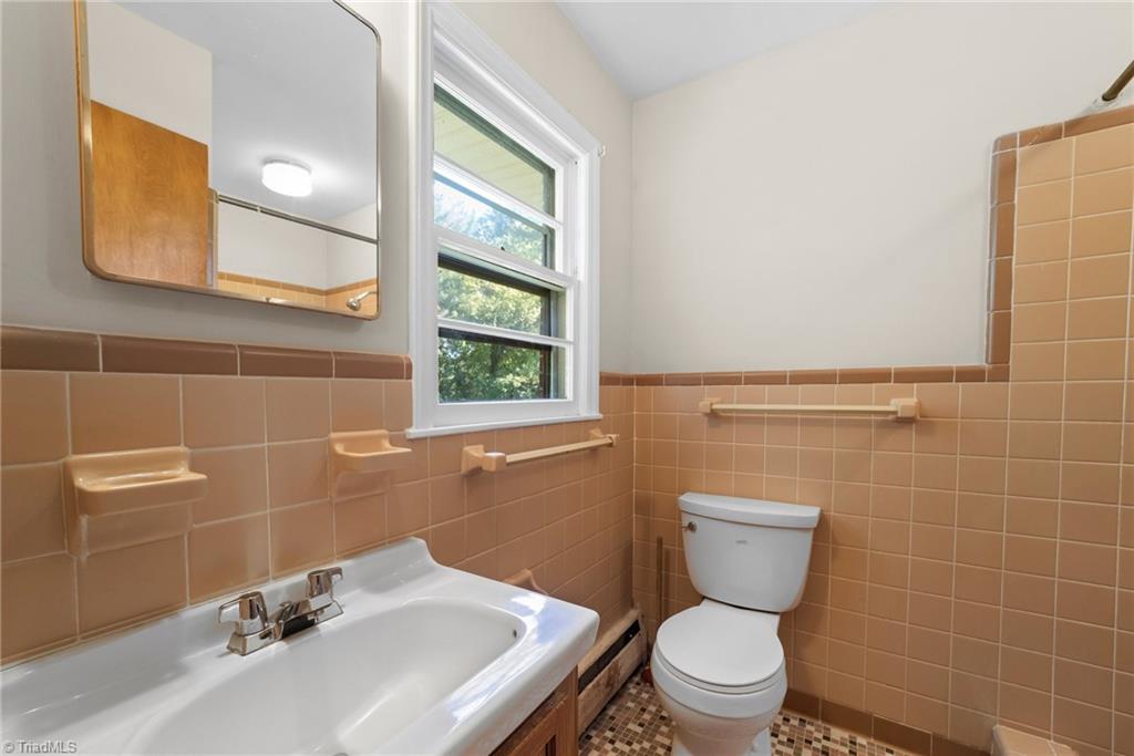 1602 Fleming Road Greensboro, NC 27410 - Photo 23 of 35 Gallery Image 23