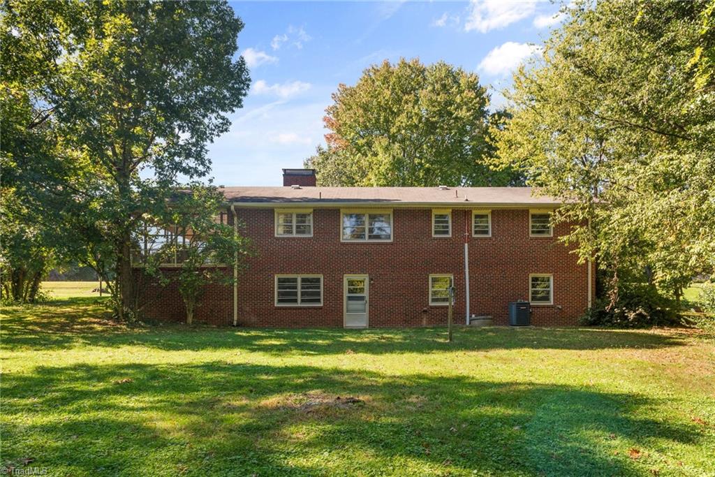 1602 Fleming Road Greensboro, NC 27410 - Photo 6 of 35 Gallery Image 6