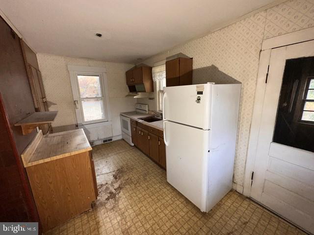 10 Laytons Lake Drive Carneys Point, NJ 08069 - Photo 16 of 32 Kitchen