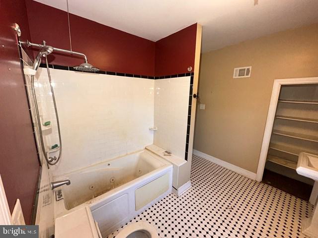 10 Laytons Lake Drive Carneys Point, NJ 08069 - Photo 23 of 32 full bath