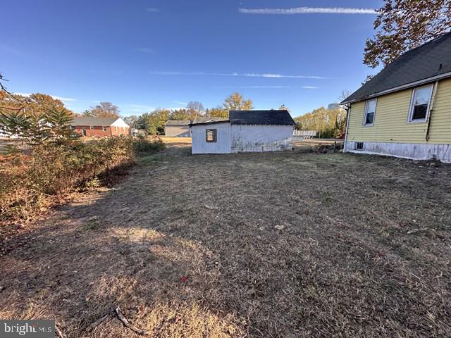 10 Laytons Lake Drive Carneys Point, NJ 08069 - Photo 5 of 32 rear yard