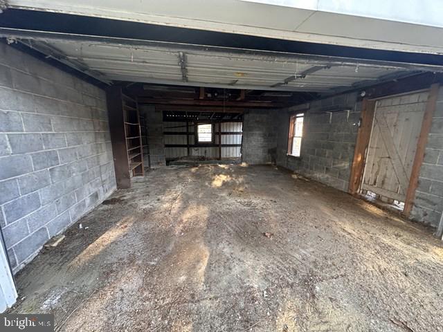 10 Laytons Lake Drive Carneys Point, NJ 08069 - Photo 10 of 32 interior of garage