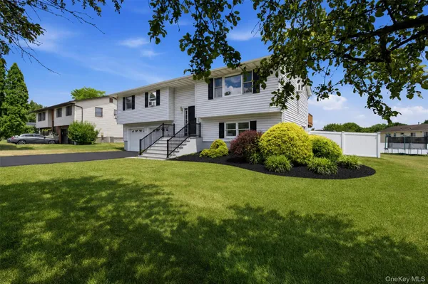 $539,999 | 41 Guernsey Drive, New Windsor, NY 12553