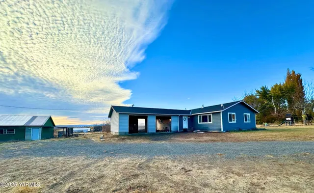 $414,900 | 110 Ladybug Lane, Moxee, WA 98936