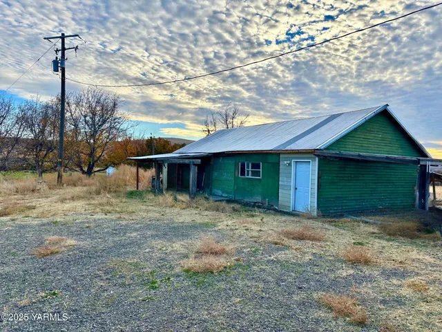 $414,900 | 110 Ladybug Lane, Moxee, WA 98936