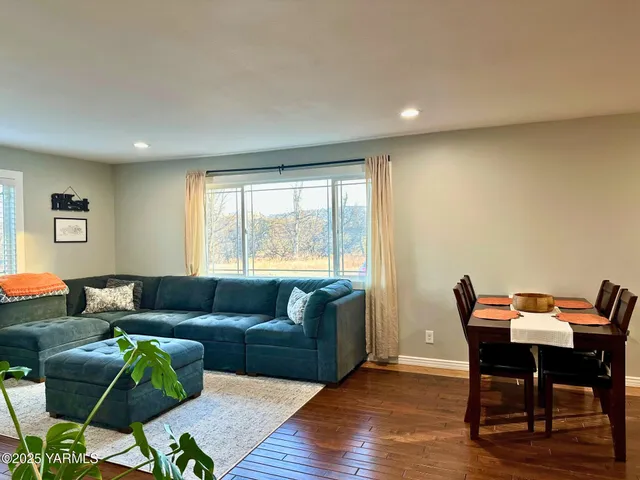 $414,900 | 110 Ladybug Lane, Moxee, WA 98936