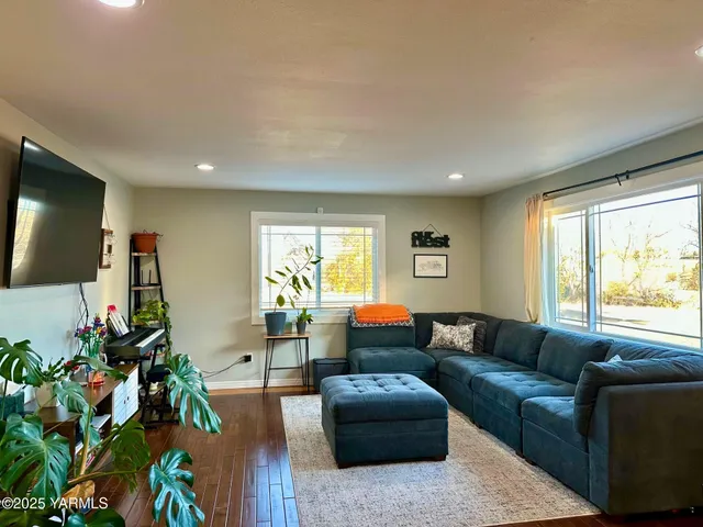 $414,900 | 110 Ladybug Lane, Moxee, WA 98936