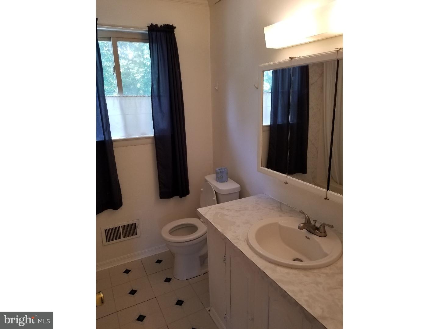 329 Alder Road Dover, DE 19904 - Photo 9 of 14 Bathroom