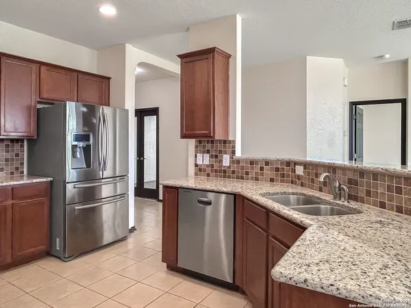 $1,925 | 13820 Blakeville, Live Oak, TX 78233