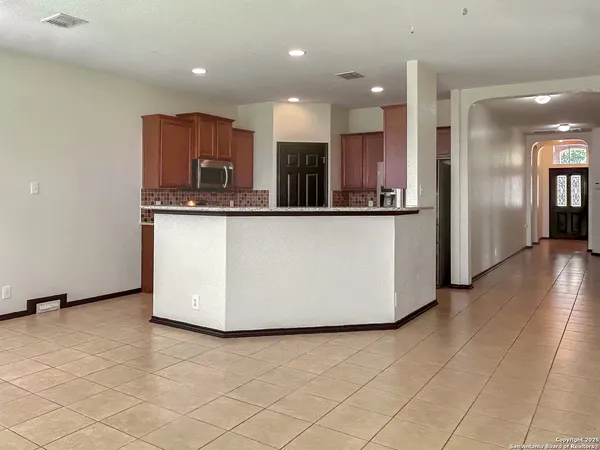$1,925 | 13820 Blakeville, Live Oak, TX 78233