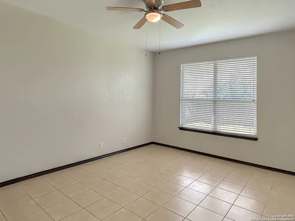 $1,925 | 13820 Blakeville, Live Oak, TX 78233