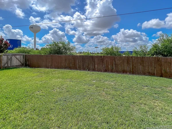 $1,925 | 13820 Blakeville, Live Oak, TX 78233