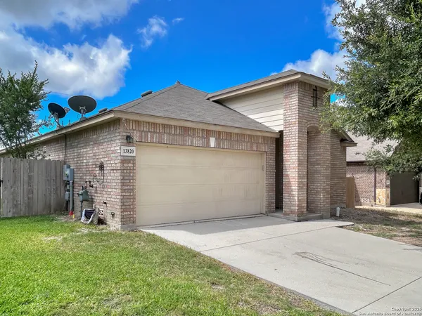 $1,925 | 13820 Blakeville, Live Oak, TX 78233