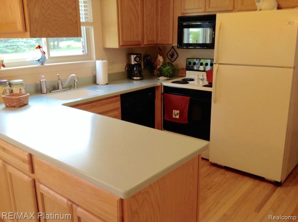 1184 Bay Ridge Highland, MI 48356 - Photo 7 of 26 Gallery Image 7