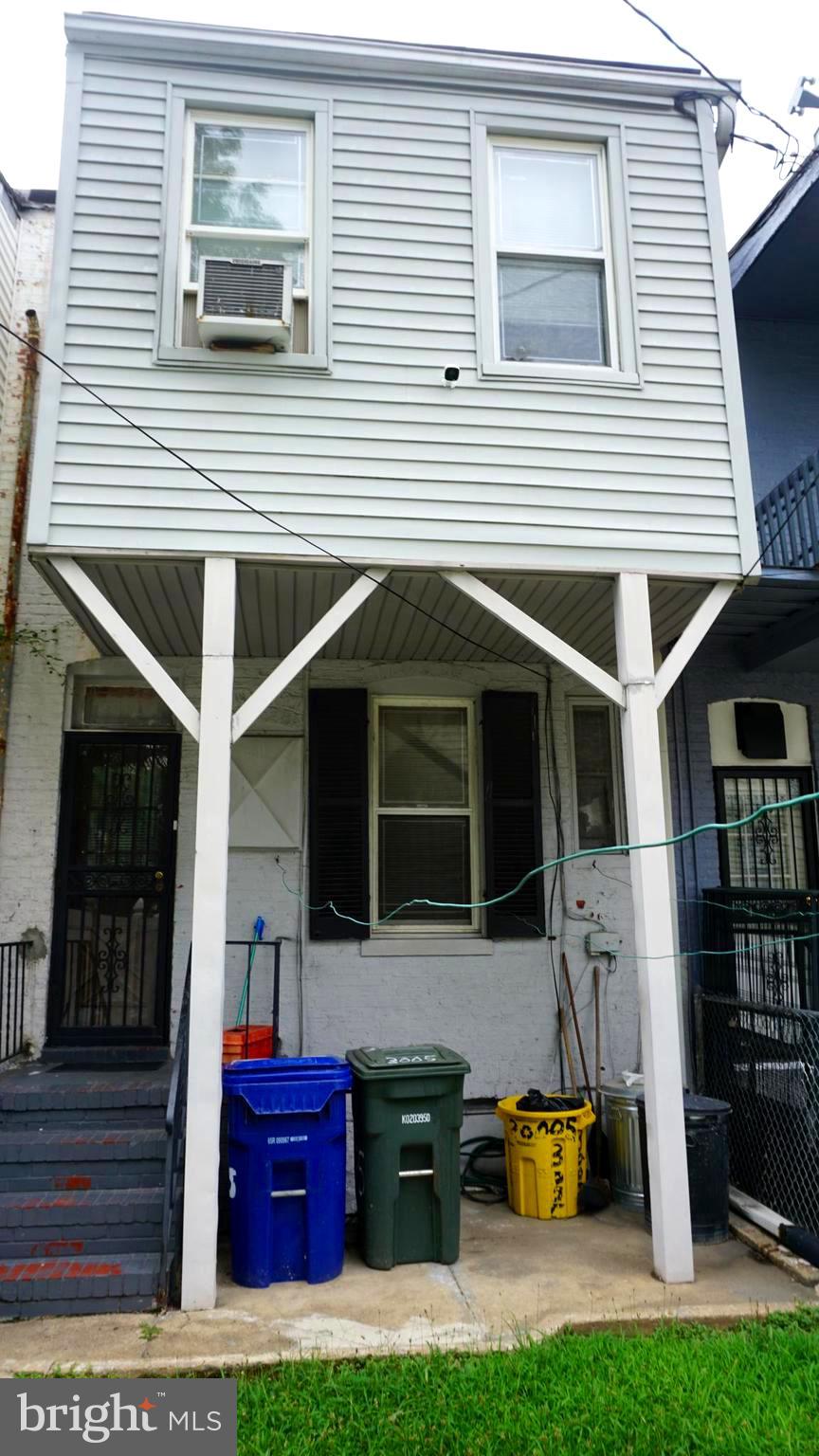 3005 Belair Road Baltimore, MD 21213 - Photo 15 of 33 a front view of house with yard