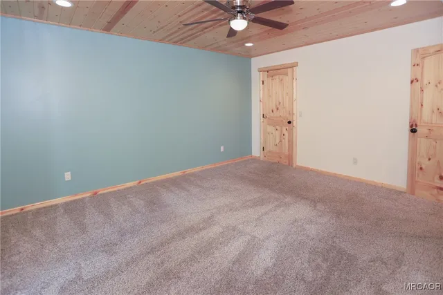 $585,000 | 365 Santa Barbara Avenue, Sugarloaf, CA 92386