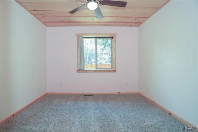 $585,000 | 365 Santa Barbara Avenue, Sugarloaf, CA 92386