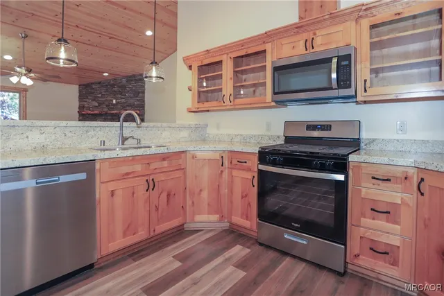 $585,000 | 365 Santa Barbara Avenue, Sugarloaf, CA 92386