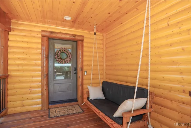 $585,000 | 365 Santa Barbara Avenue, Sugarloaf, CA 92386