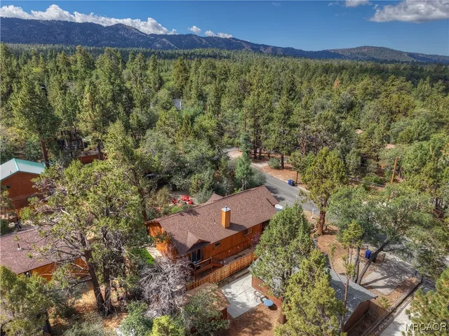 $585,000 | 365 Santa Barbara Avenue, Sugarloaf, CA 92386