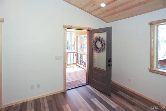 $585,000 | 365 Santa Barbara Avenue, Sugarloaf, CA 92386