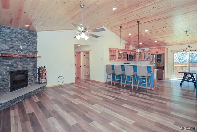 $585,000 | 365 Santa Barbara Avenue, Sugarloaf, CA 92386