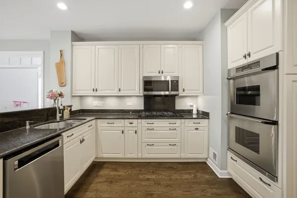 $514,900 | 4359 Canterbury Court, St. Charles, IL 60174
