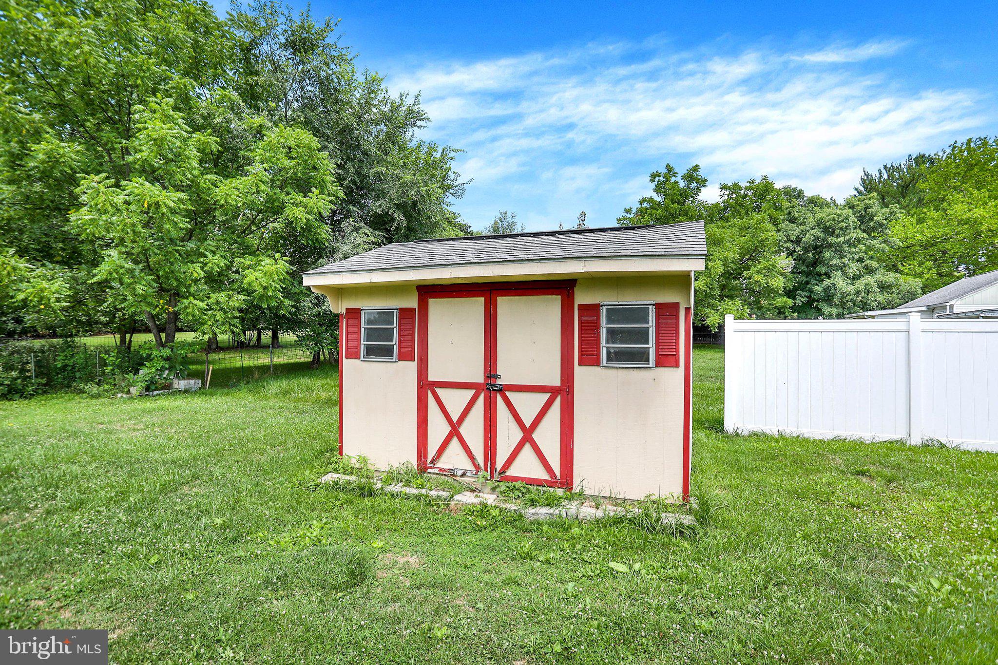 977 Laudermilch Road Palmyra, PA 17078 - Photo 22 of 28 Shed