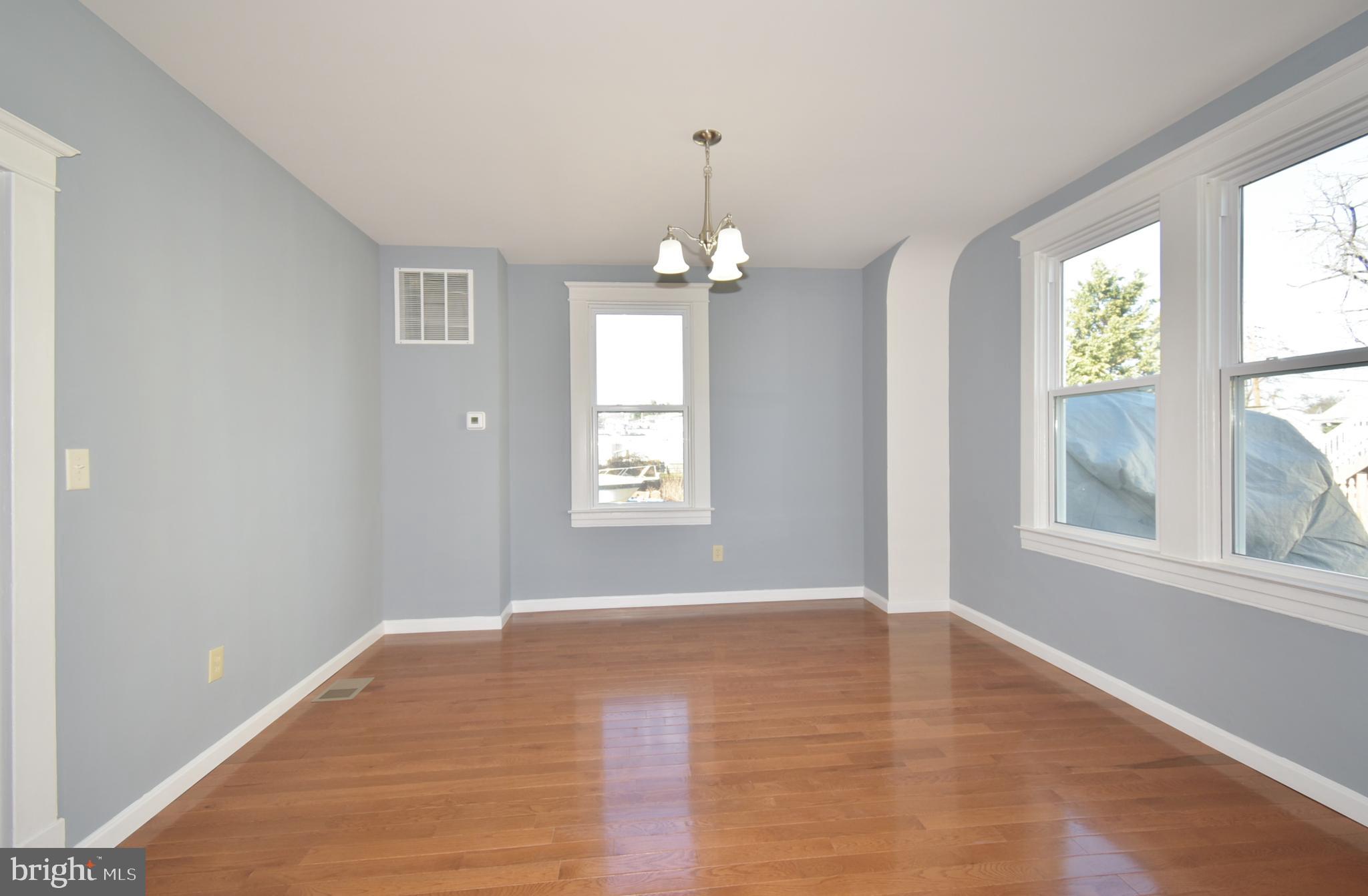 1418 Sulphur Spring Road Baltimore, MD 21227 - Photo 8 of 24 Dining Room