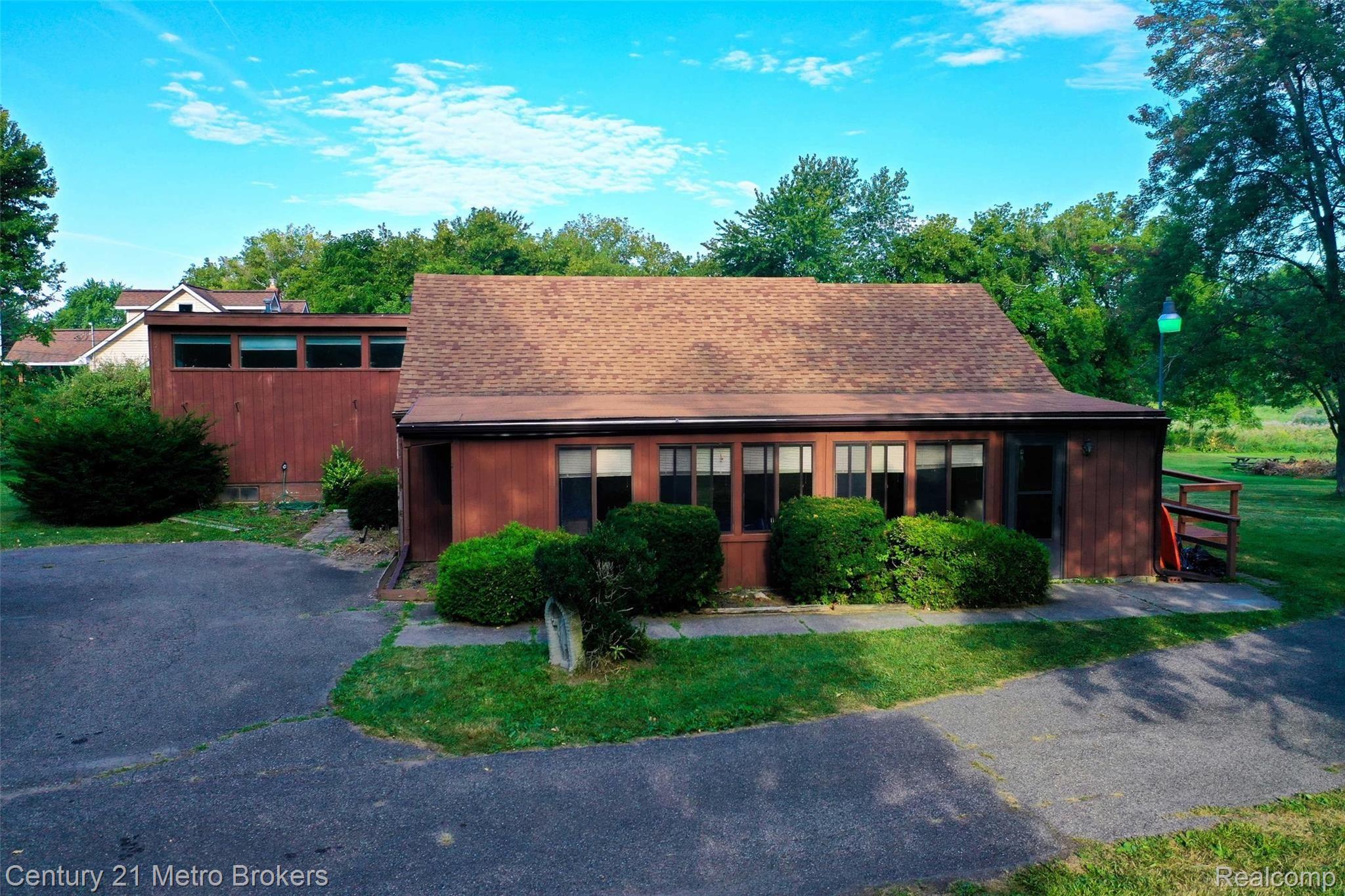 7475 East Atherton Road Davison, MI 48423 - Photo 34 of 50 7475-E-Atherton-Rd-32 Outside.jpg