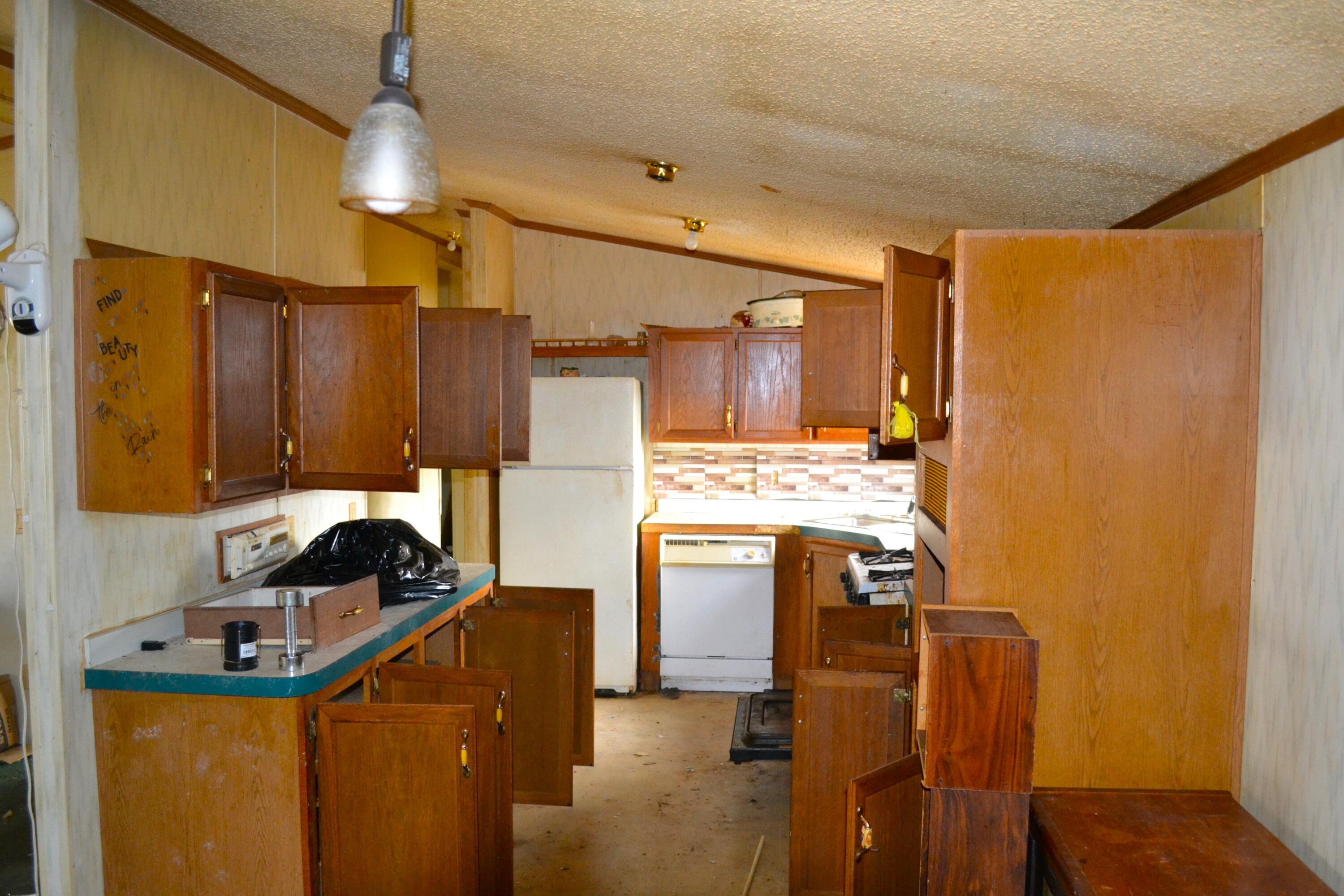 8729 Stony Lake Road Jackson, MI 49201 - Photo 2 of 6 Stony Lake Kitchen