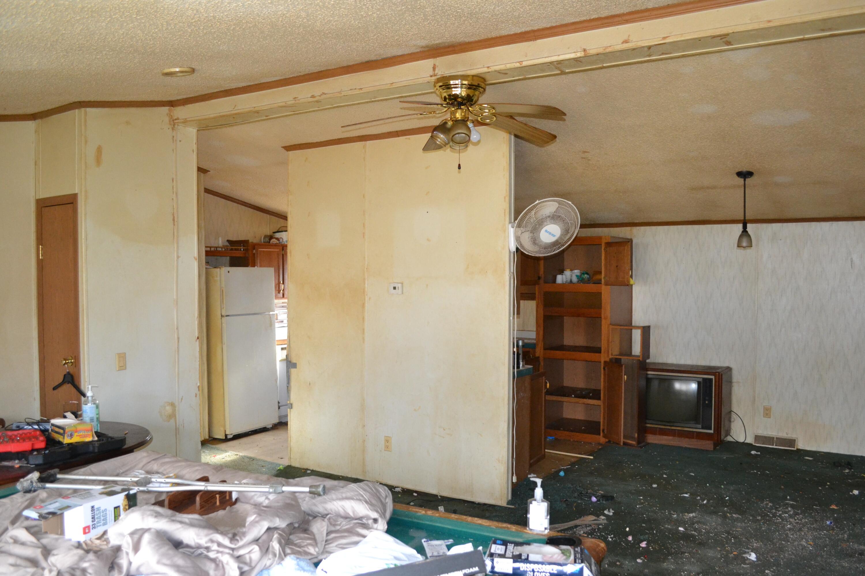 8729 Stony Lake Road Jackson, MI 49201 - Photo 3 of 6 Stony Lake Living Room