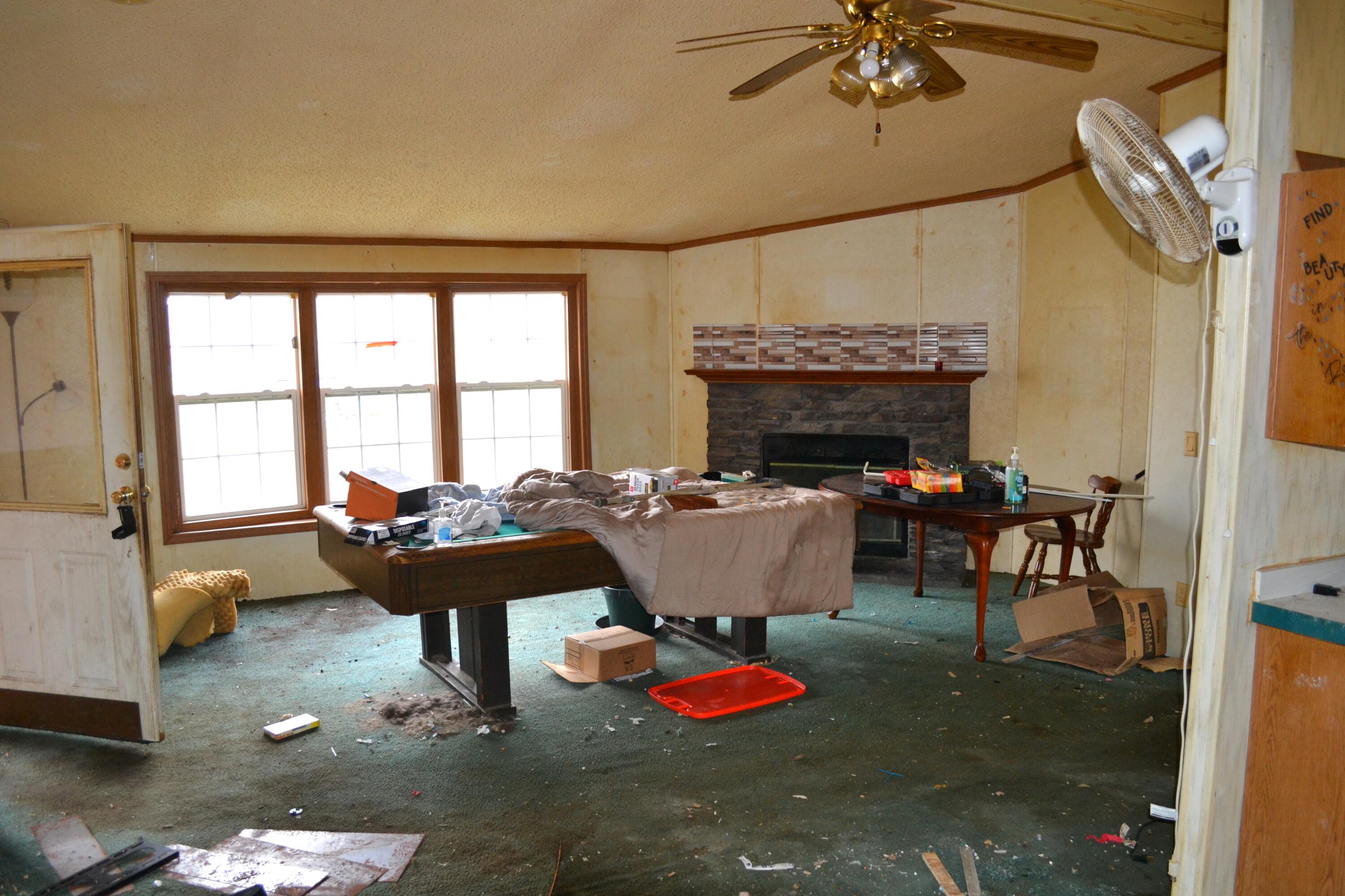 8729 Stony Lake Road Jackson, MI 49201 - Photo 4 of 6 Stony Living Room