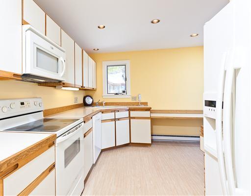 7 Jameson Point Road, Unit 7 Rockland, ME 04841 - Photo 11 of 18 Kitchen.