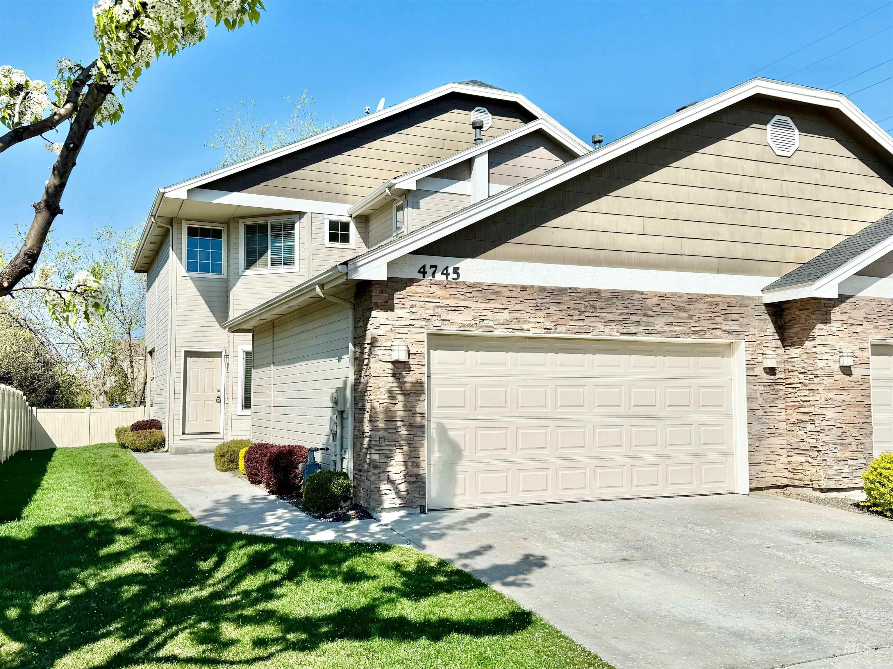 4745 North Zachary Way